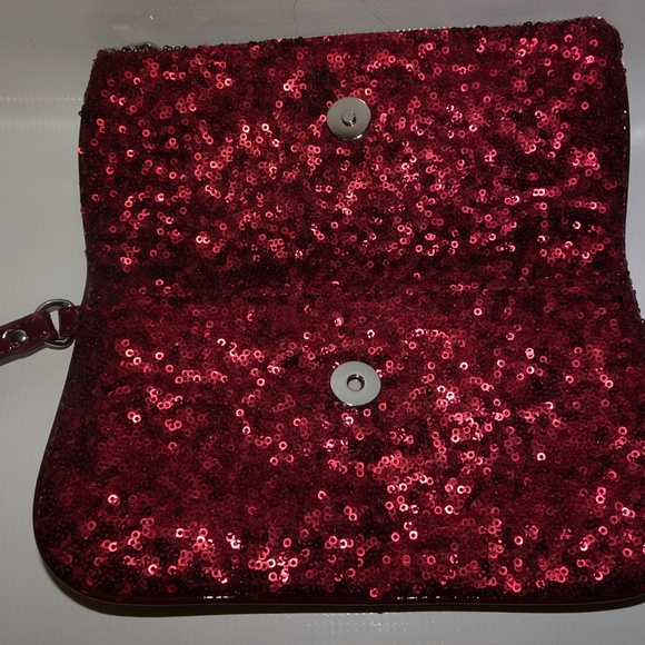 Simply Vera Wang Sequin Wristlet Clutch Purse - Picture 2 of 6